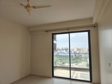 Room in 3 BHK Apartment at M3M Heights, Sector 65 – for Rent