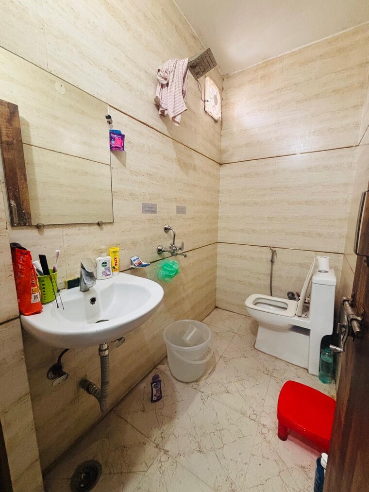 Bathroom, saket 1 Bedroom 500 Sq.Ft. Builder Floor In Saket Delhi 9225755