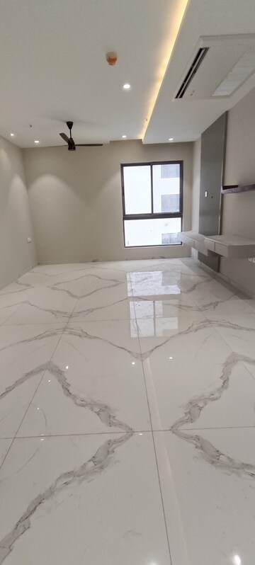 4 BHK Apartment For Rent in DSR The Classe, Narsingi