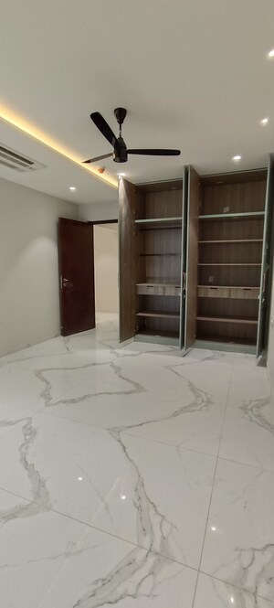 Room in 4 BHK Apartment at DSR The Classe, Narsingi – for Rent