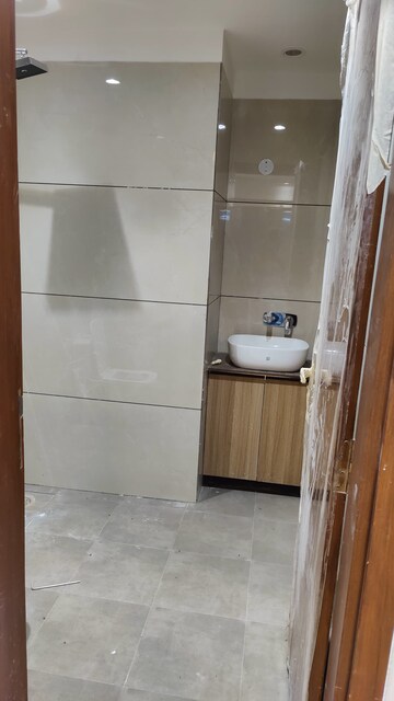 Bathroom in 4 BHK Builder Floor at Green Fields Colony – for Rent