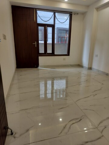 Room in 3 BHK Builder Floor at Chattarpur – for Rent