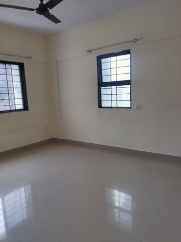 Room in 2 BHK Apartment at Magarpatta City Iris, Hadapsar – for Rent