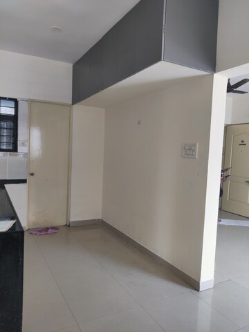 Room in 2 BHK Apartment at Magarpatta City Iris, Hadapsar – for Rent