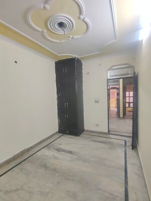 Room in 1.5 BHK Apartment at Uttam Nagar – for Rent