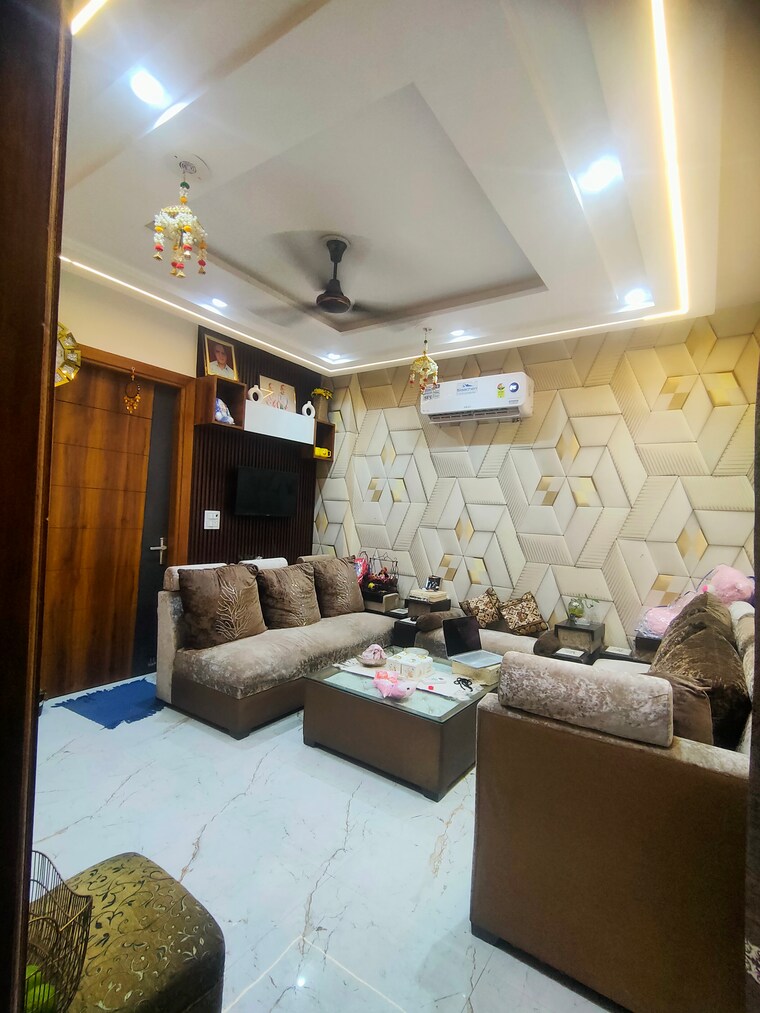 Living Room, uttam nagar 2.5 Bedroom 65 Sq.Yd. Builder Floor In Uttam Nagar Delhi 9226044