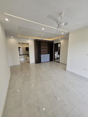 Room in 3 BHK Apartment at Sector 127 – for Sale