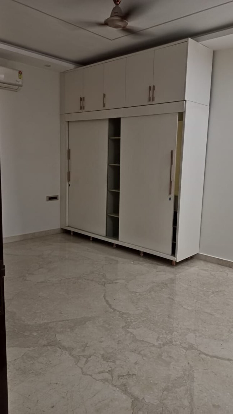 Room, sharvehid-apartment 3 Bedroom 2100 Sq.Ft. Apartment In Sector 17 Dwarka Delhi 9226068