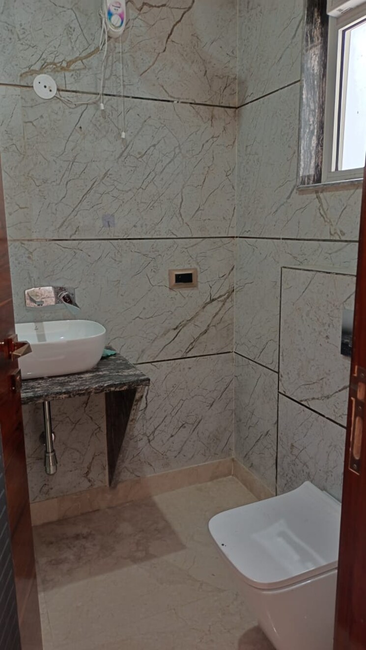 Bathroom, sharvehid-apartment 3 Bedroom 2100 Sq.Ft. Apartment In Sector 17 Dwarka Delhi 9226068