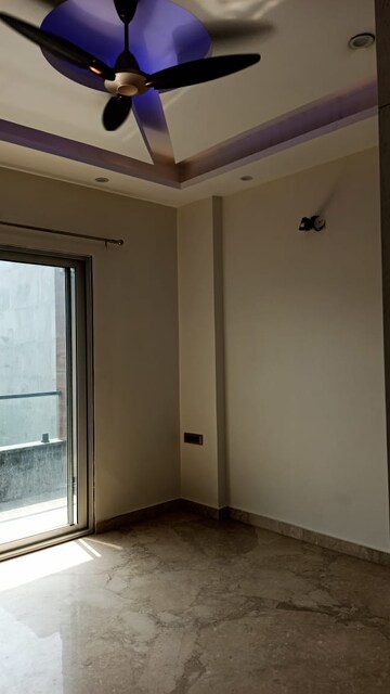 Room in 3 BHK Apartment at Sharvehid Apartment, Sector 17 Dwarka – for Rent