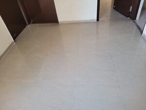 Room in 3 BHK Apartment at Unitech Vistas, Sector 70 – for Rent