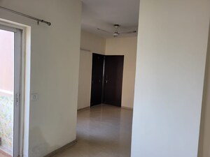 Room in 3 BHK Apartment at Unitech Vistas, Sector 70 – for Rent
