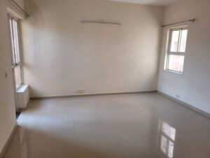Room in 3 BHK Apartment at Unitech Vistas, Sector 70 – for Rent