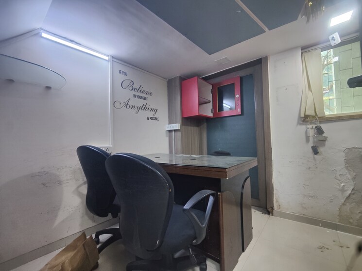 Team Area, malad west Commercial Office Space 700 Sq.Ft. In Malad West Mumbai 9226098