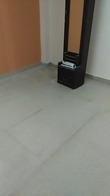 Room in 1 BHK Builder Floor at Vaishali Sector 3 – for Sale