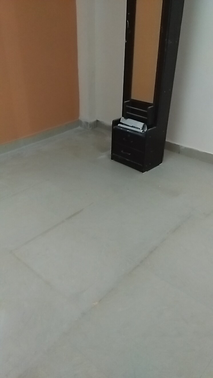 Room, vaishali sector 3 1 Bedroom 350 Sq.Ft. Builder Floor In Vaishali Sector 3 Ghaziabad 9226126