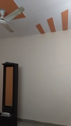 Room in 1 BHK Builder Floor at Vaishali Sector 3 – for Sale