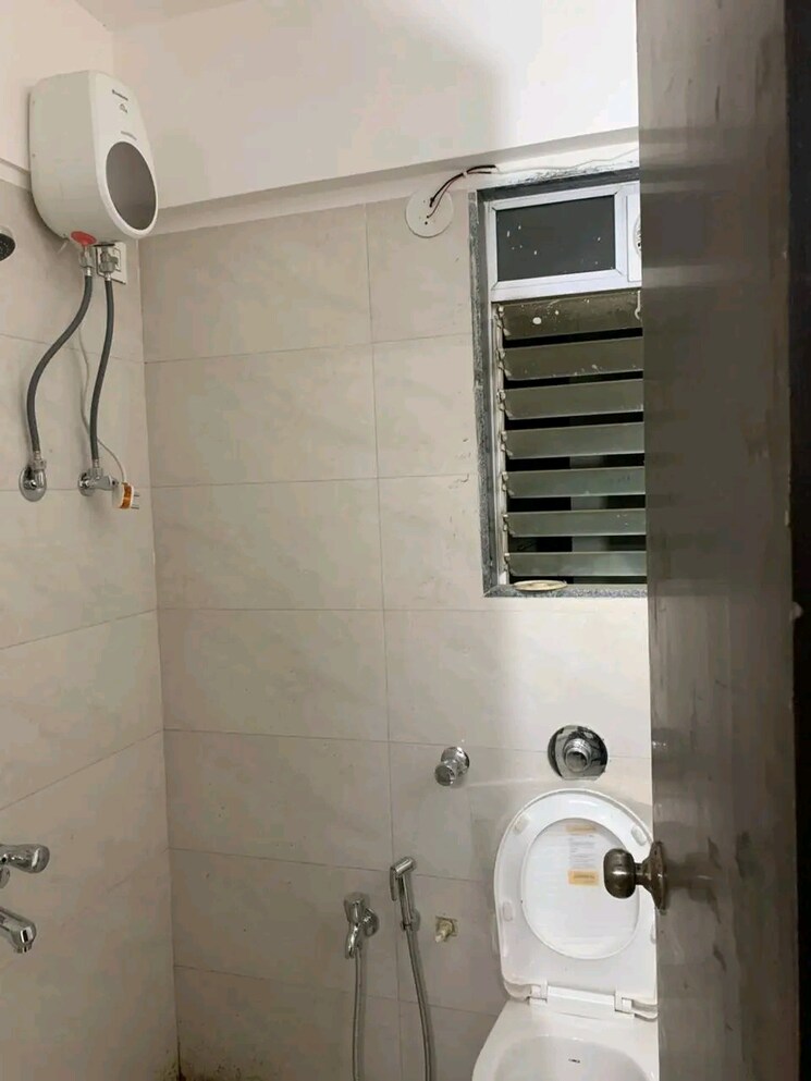 Bathroom, agarwal-krish-garden 2 Bedroom 810 Sq.Ft. Apartment In Nalasopara West Palghar 9226112