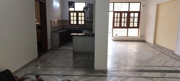 Room in 3 BHK Independent House at RWA Apartments Sector 50, Sector 50 – for Rent