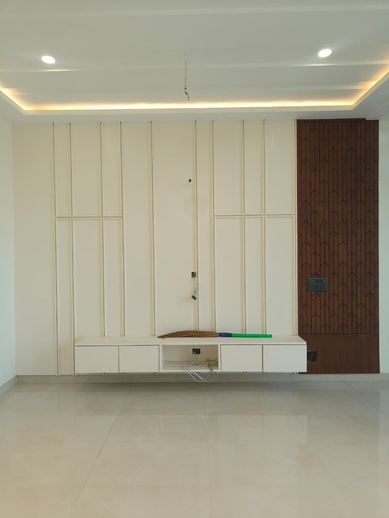 Room, aerocity 5 Bedroom 200 Sq.Yd. Independent House In Aerocity Mohali 9226142