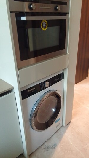 Furnished Amenities in 1 BHK Apartment at Hiranandani Sorrento, Powai – for Rent