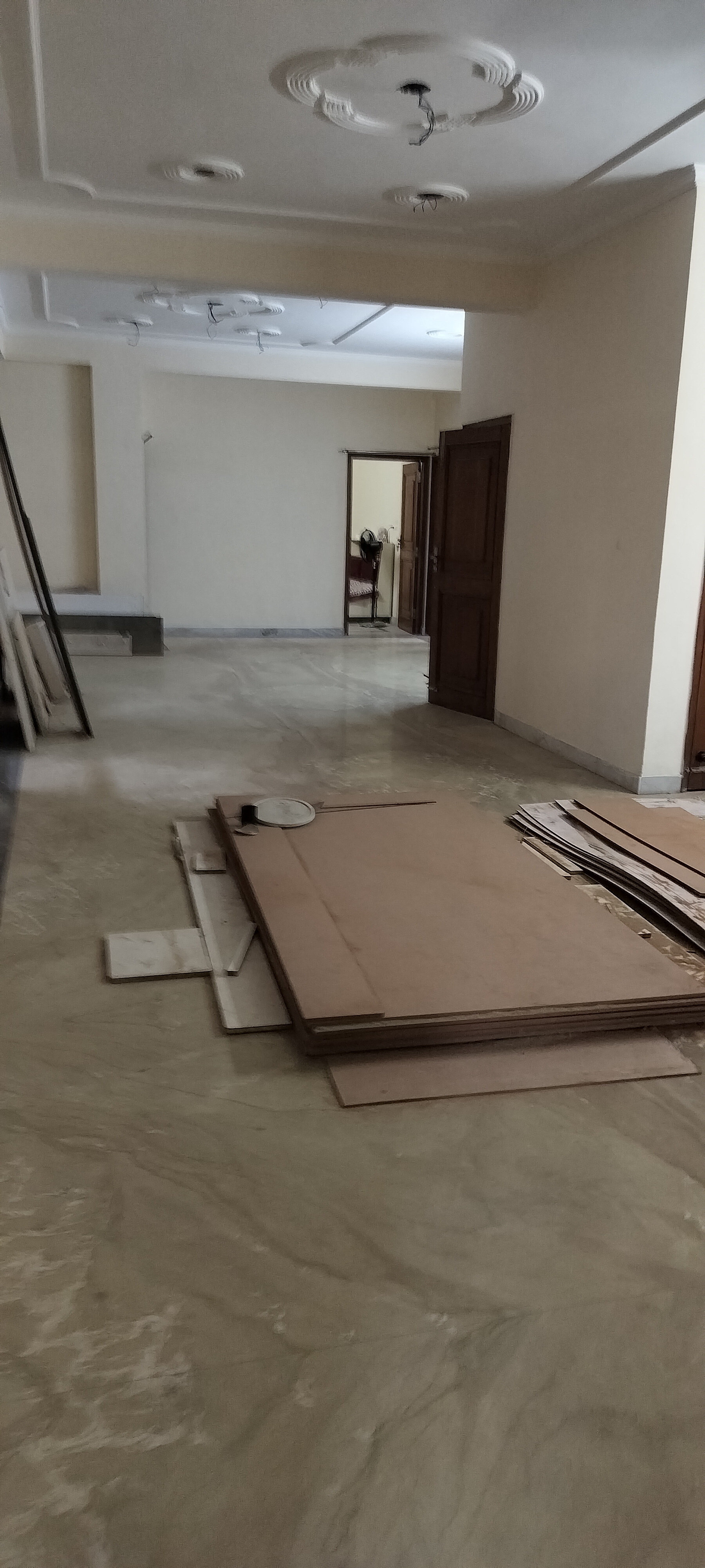 6+ BHK + Servant Room Independent House For Rent in RWA Apartments Sector 50