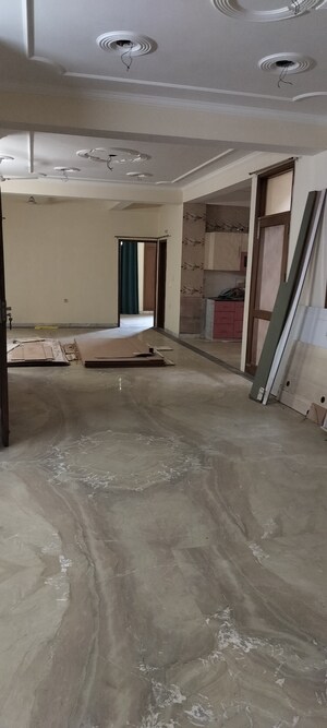 Room in 6+ BHK Independent House at RWA Apartments Sector 50, Sector 50 – for Rent