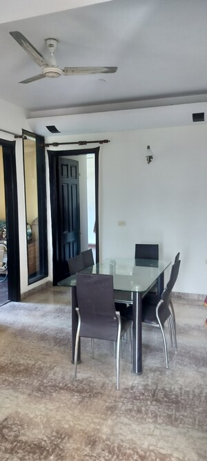 Team Area in 3 BHK Apartment at Mahagun Morpheus, Sector 50 – for Sale