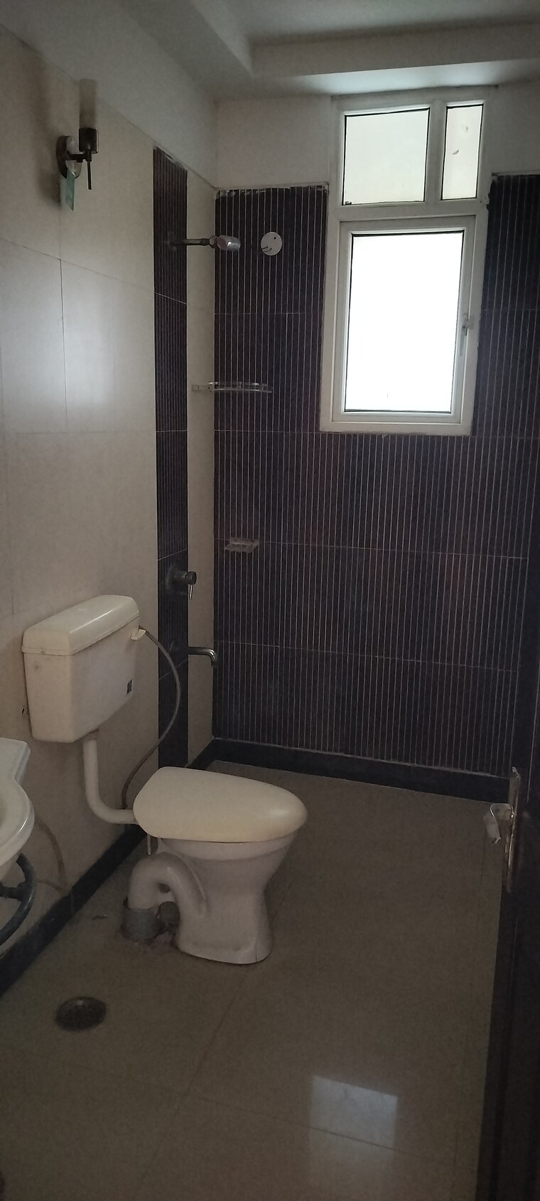 Bathroom, mahagun-morpheus 3 Bedroom 1700 Sq.Ft. Apartment In Sector 50 Noida 9226177