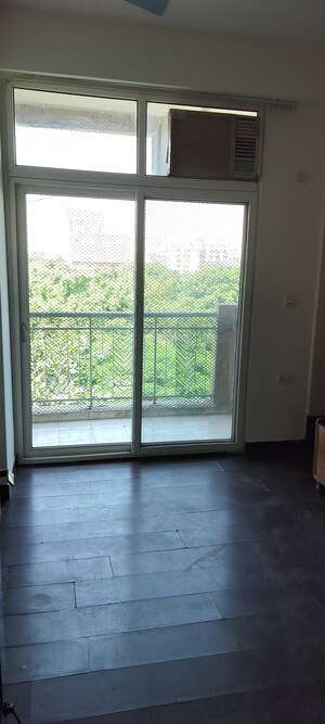 Room in 3 BHK Apartment at Mahagun Morpheus, Sector 50 – for Sale