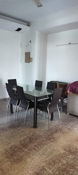 Team Area in 3 BHK Apartment at Mahagun Morpheus, Sector 50 – for Sale