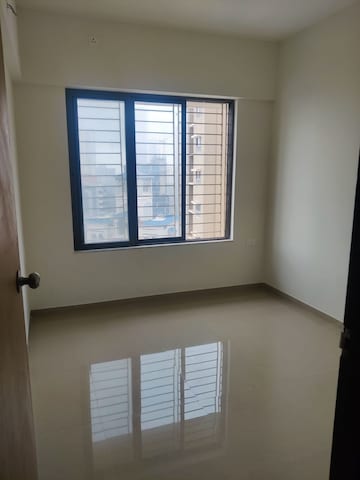 Room in 2 BHK Apartment at Lokhandwala Harmony, Worli – for Rent