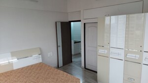 Room in 2 BHK Apartment at Lodha Vista, Lower Parel – for Rent