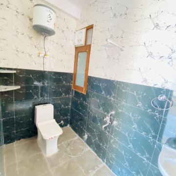 Bathroom in 2.5 BHK Builder Floor at Sector 23a – for Rent