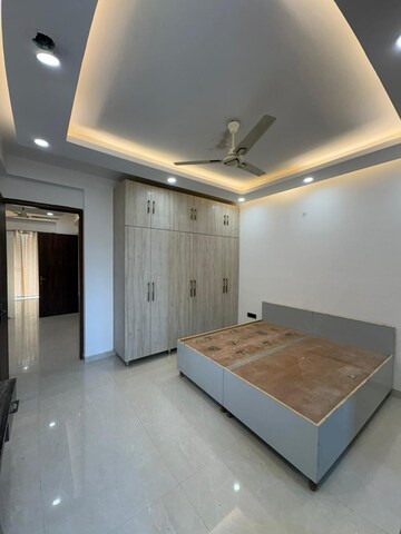Room in 3 BHK Builder Floor at Sushant Lok 3, Sector 57 – for Rent