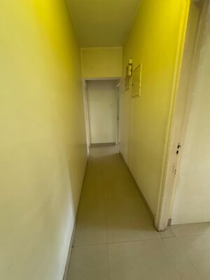 Room in 3 BHK Apartment at Swapnalok Towers, Malad East – for Rent