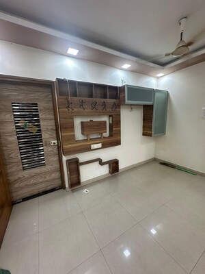 3 BHK Apartment For Rent in Swapnalok Towers, Malad East