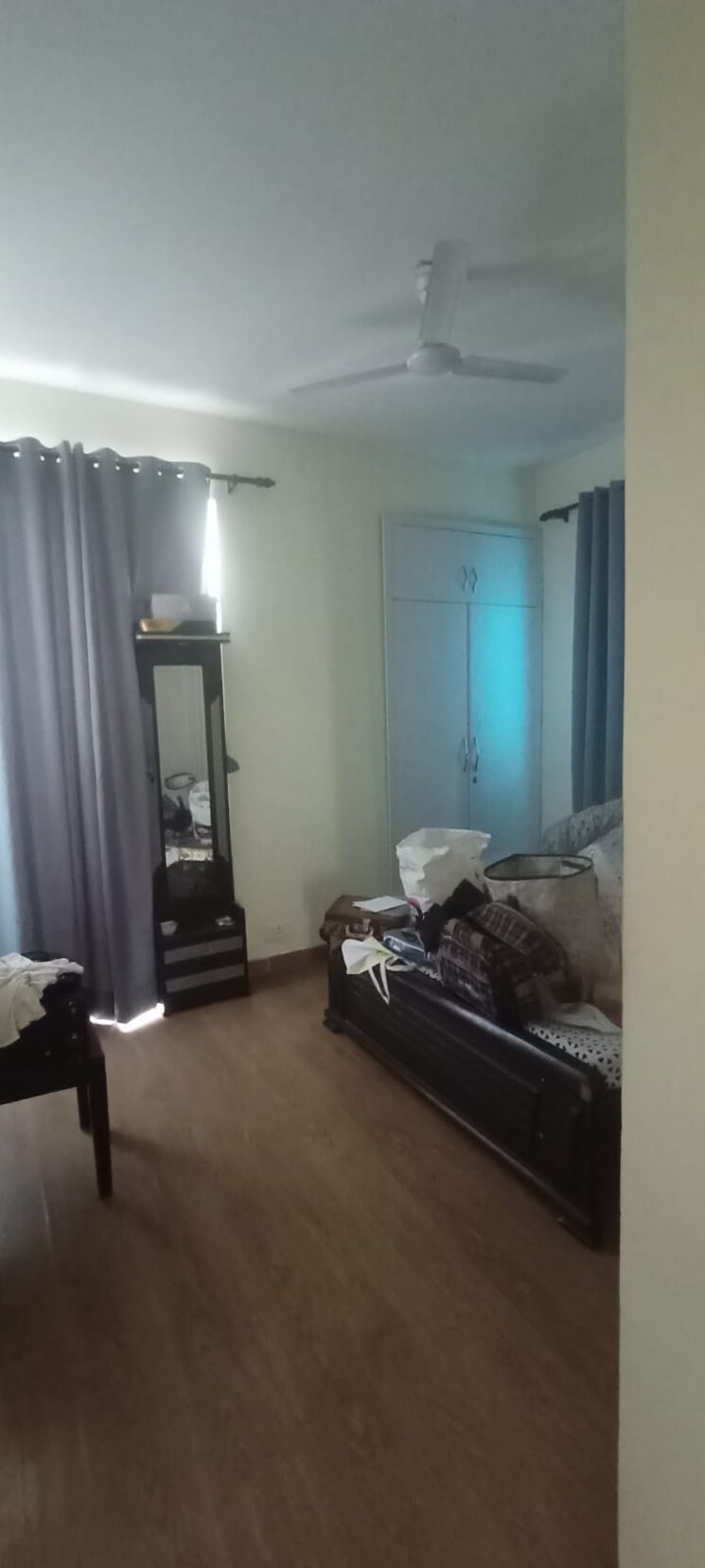 Living Room, emaar-palm-hills 3.5 Bedroom 1450 Sq.Ft. Apartment In Sector 77 Gurgaon 9226214