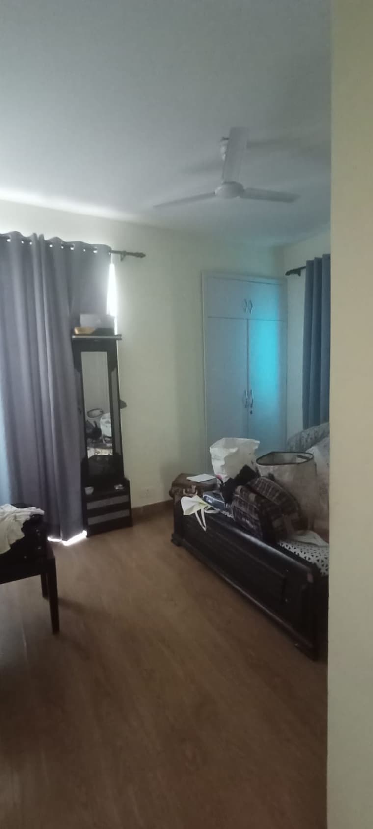 Living Room, emaar-palm-hills 3.5 Bedroom 1450 Sq.Ft. Apartment In Sector 77 Gurgaon 9226214