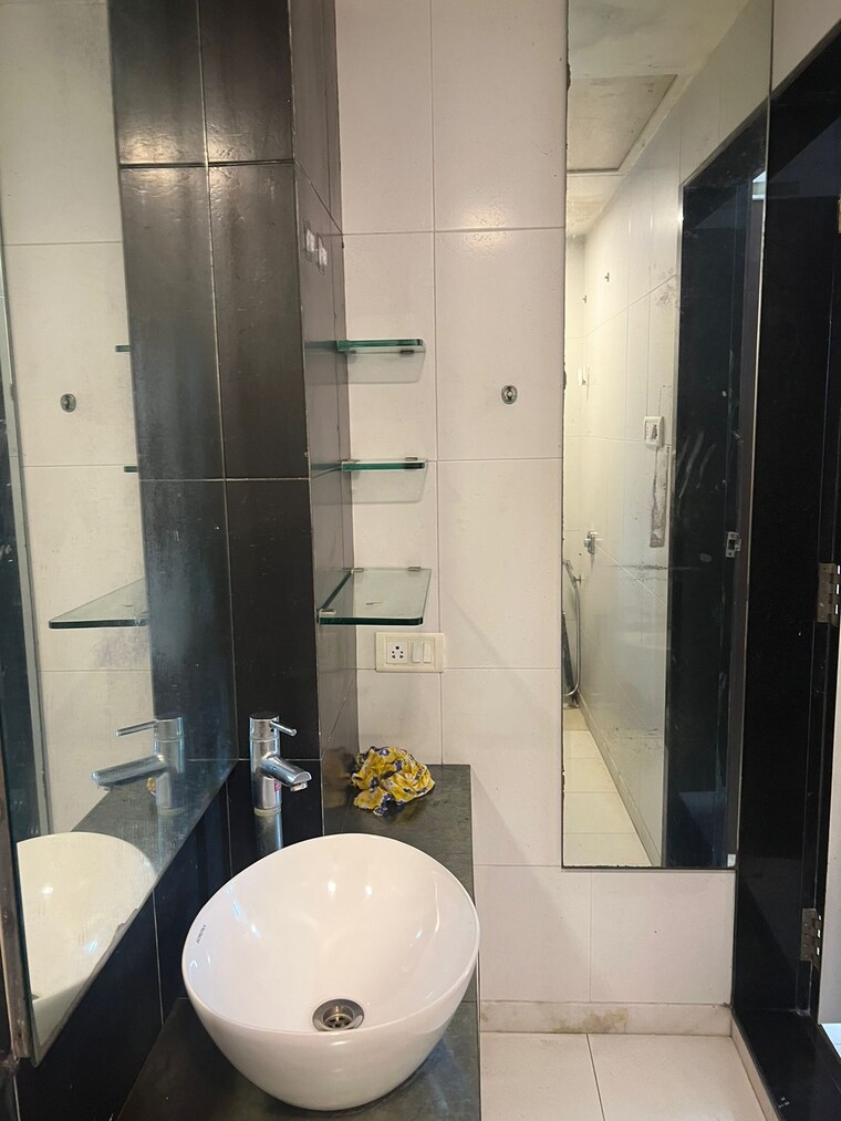 Bathroom, prabhadevi-chs 1 Bedroom 425 Sq.Ft. Apartment In Prabhadevi Mumbai 9226237