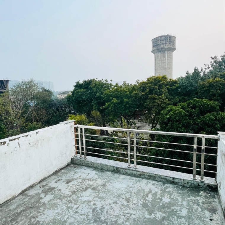 Balcony, sector 21 1 RK 500 Sq.Ft. Villa In Sector 21 Gurgaon 9226281