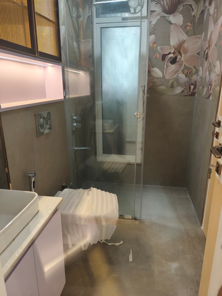 Bathroom, mahagun-mezzaria 4 Bedroom 2800 Sq.Ft. Apartment In Sector 78 Noida 9226322