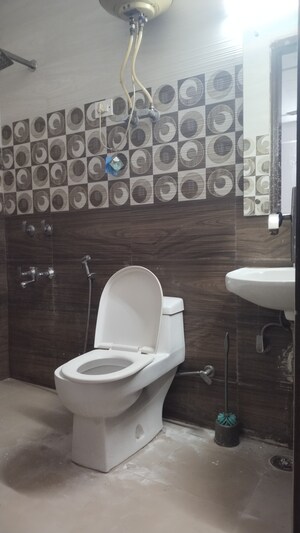 Bathroom in 1 BHK Builder Floor at Saket – for Rent