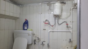 Bathroom in Studio Apartment at Chembur Gaothan, Chembur – for Rent