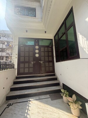 4 BHK Builder Floor – Entrance View at SS Mayfield Gardens, Sector 51 - for Sale