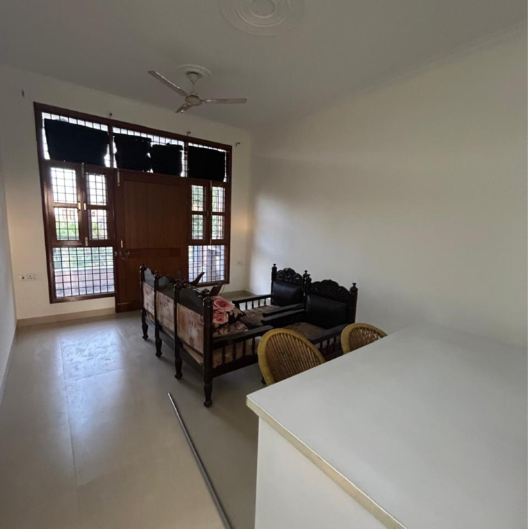 Living Room, sector 21 2.5 Bedroom 1200 Sq.Ft. Villa In Sector 21 Gurgaon 9226377