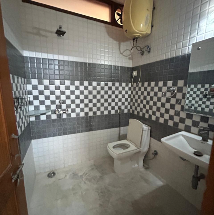Attached Bathroom, sector 21 2.5 Bedroom 1200 Sq.Ft. Villa In Sector 21 Gurgaon 9226377