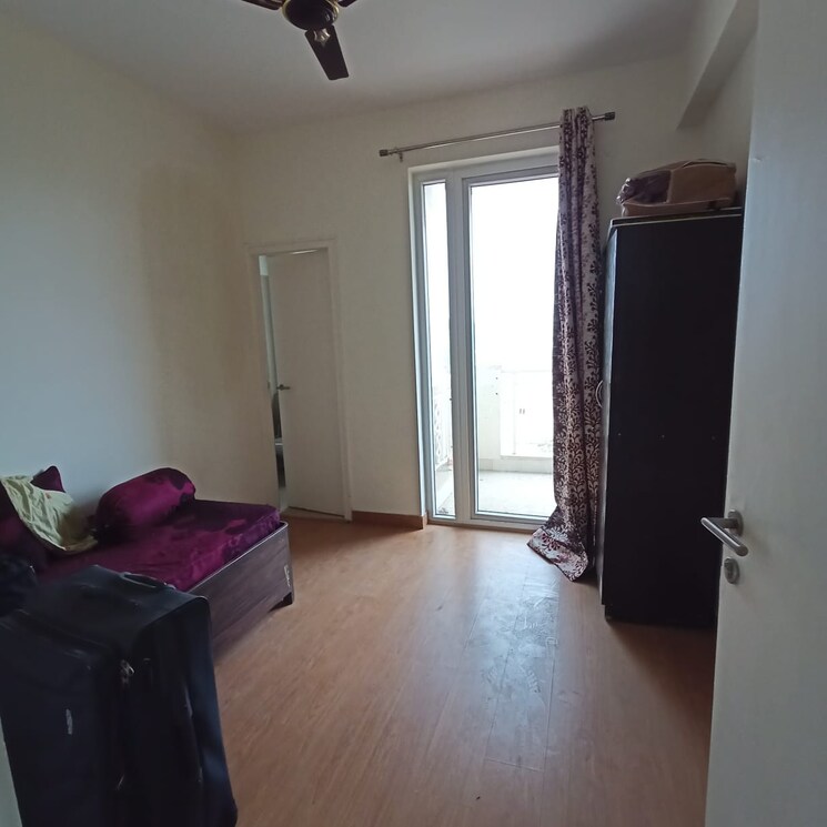 Living Room, emaar-palm-hills 3.5 Bedroom 1450 Sq.Ft. Apartment In Sector 77 Gurgaon 9226291