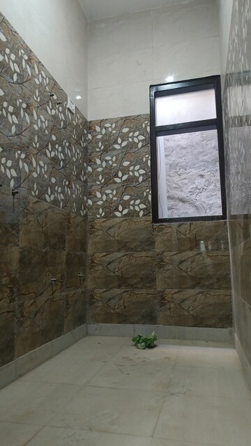 Attached Bathroom in 2 BHK Independent House at Dwarka Mor – for Sale