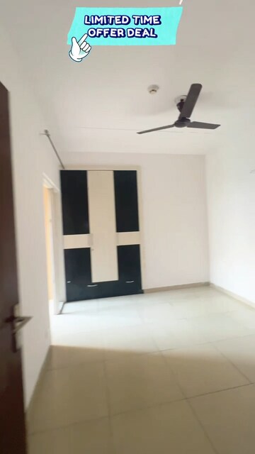 Room in 3 BHK Apartment at Ajnara Homes, Sector 16b Greater Noida – for Sale